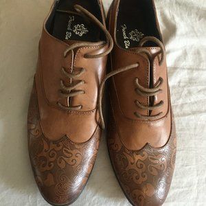 Dress shoes